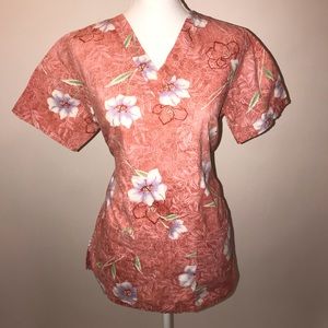 Women’s Life Style Patterned Scrub Top Size XS
